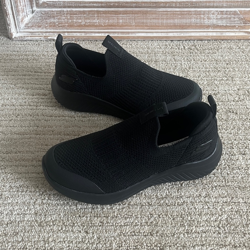 NWOT Skechers Black Slip-On Knit Sneakers, kids size 1